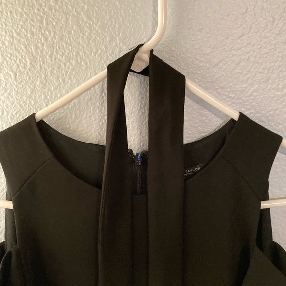 EUC Ann Taylor Black Cold Shoulder Ruffle Sleeve Dress with optional Sash - Picture 6 of 7